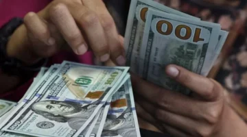 تباين سعر الدولار بين البنوك والسوق الموازية عقب توقف التداول بسبب الإجازات